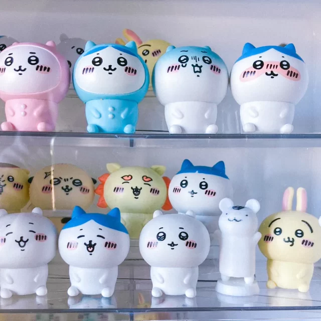 写真:「ちいかわ」キャラクターのフィギュアにまぎれる、3Dプリンター製のねずみちゃん(モデリング・プリント:イタリさん)