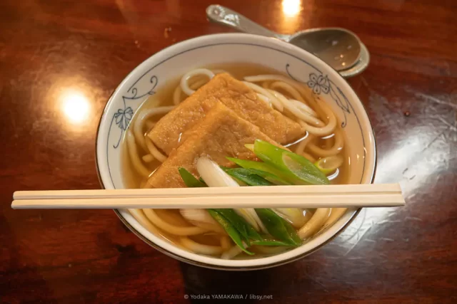 写真：「お福」の甘きつねうどん